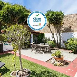 Bed & Breakfast 3 Marias Garden House, Lagos